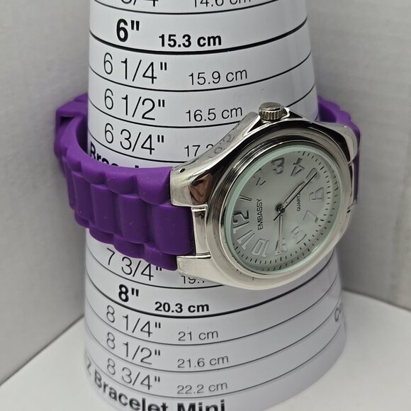 Womens Embassy By Gruen Silver Tone Purple Watch Silicone Band New Battery - Picture 6 of 9